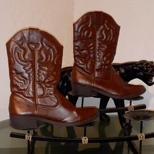Women's cowgirl boots